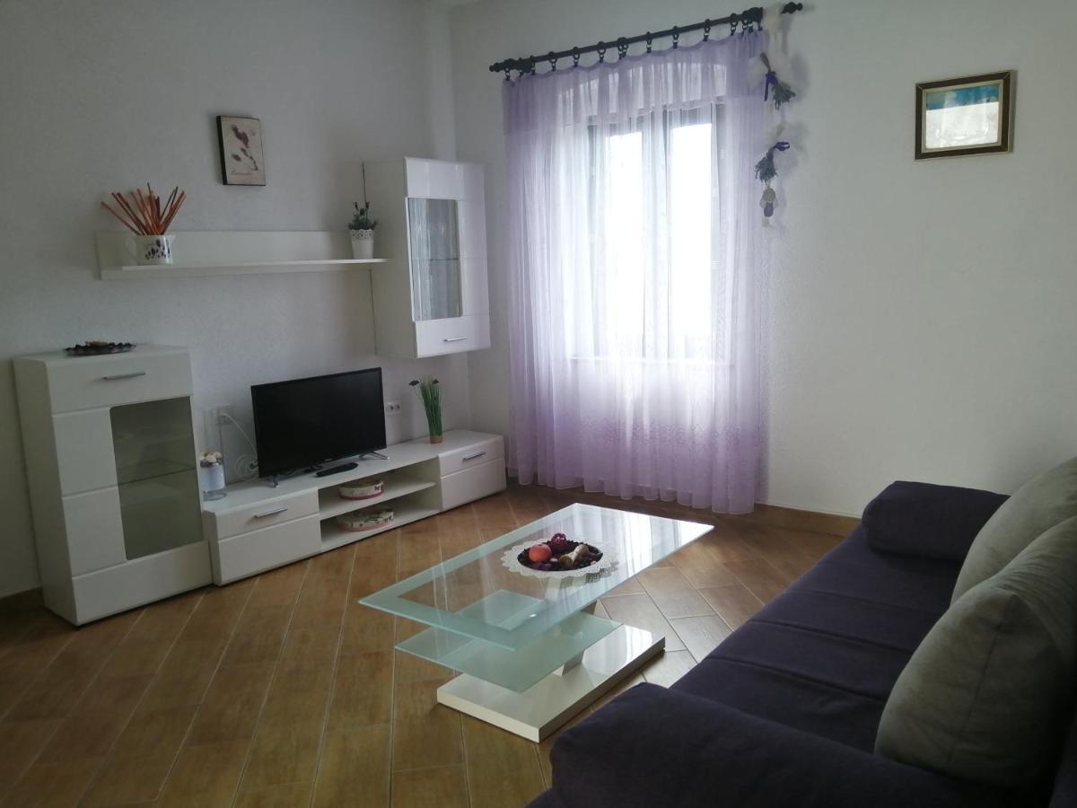 Apartment Placido Krk คิร์ก ภายนอก รูปภาพ