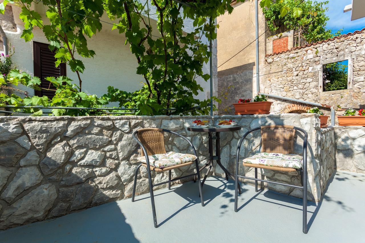 Apartment Placido Krk คิร์ก ภายนอก รูปภาพ